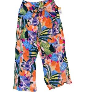 Women’s tie-front cover up pants.